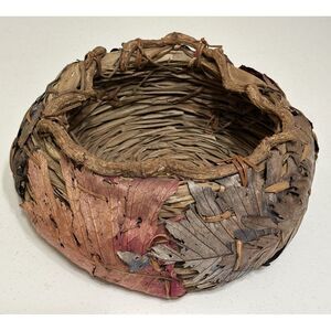 Vintage Artisan‎ Handcrafted Twig Woven Twined Wood Basket Oak Leaves Art 13"